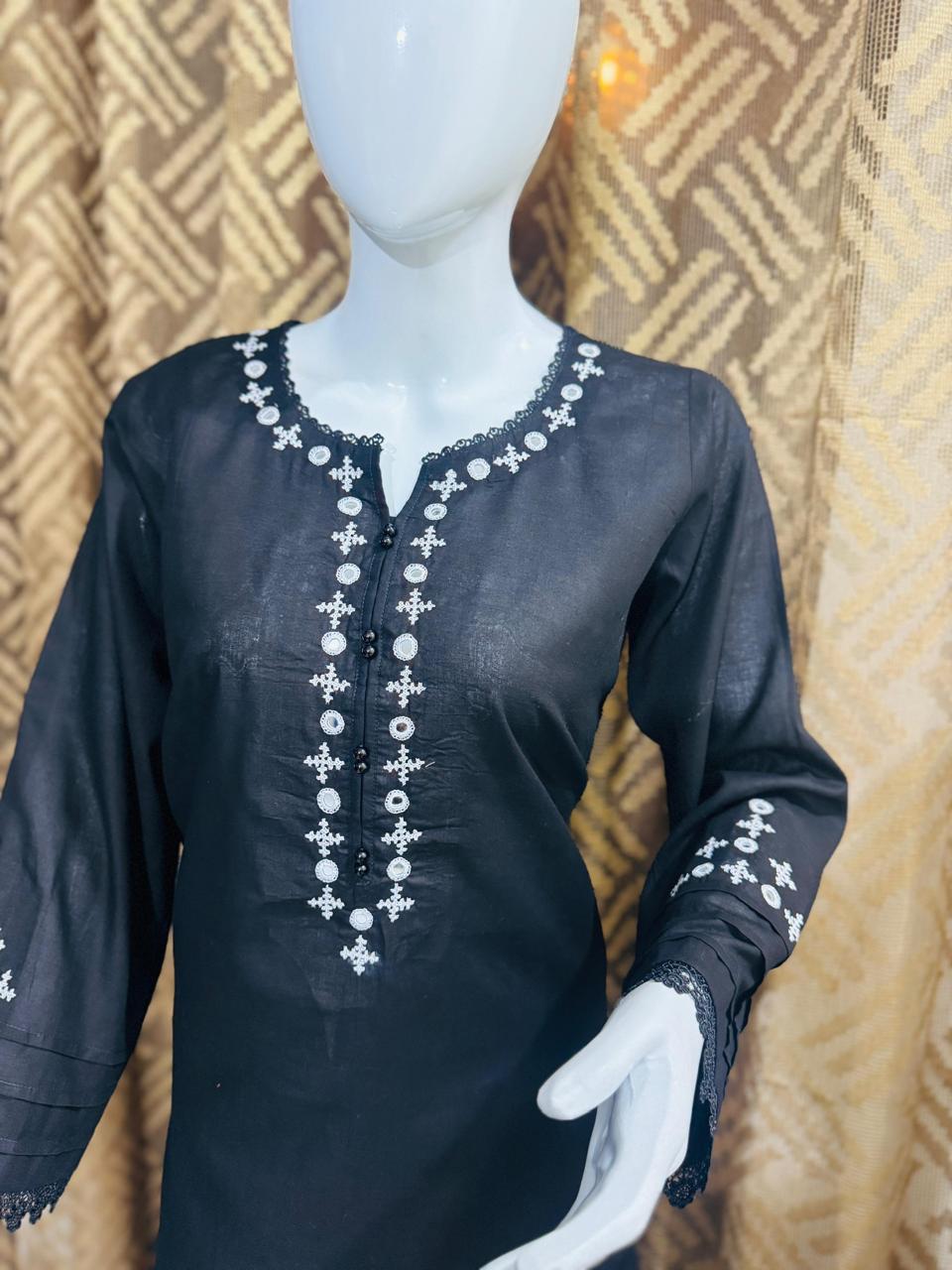 Black Elegance - Image 2